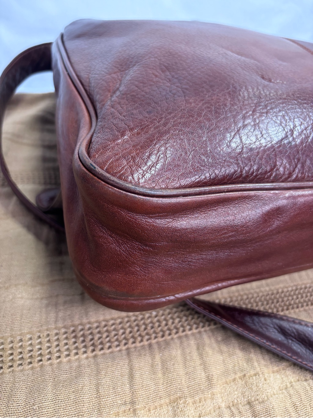 Vintage Y2k Osgoode Marley Full-Grain Leather Messenger Bag — image 6 of 8